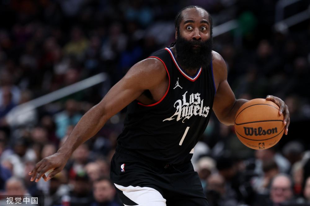 现出高超的 现出高超的