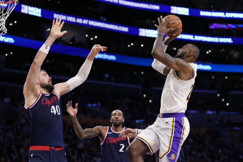 黎的表现更 黎的表现更